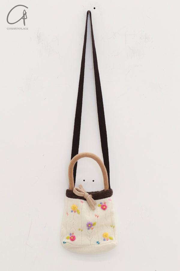 YANYAN KNITS 24 Autumn and Winter Daisy Clutch YYK-YYW24-0033-NAIBAI-F Creamy White